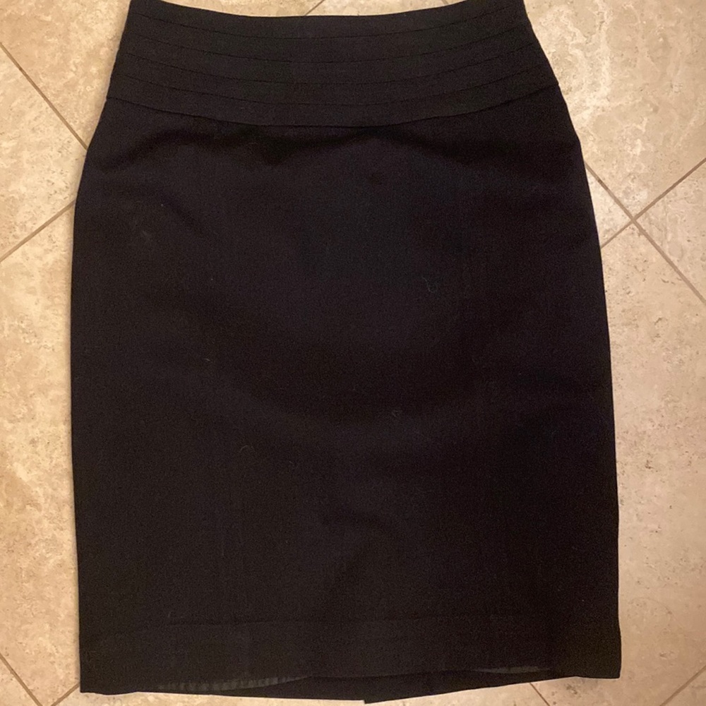H&M Black Size 6 Pencil Skirt